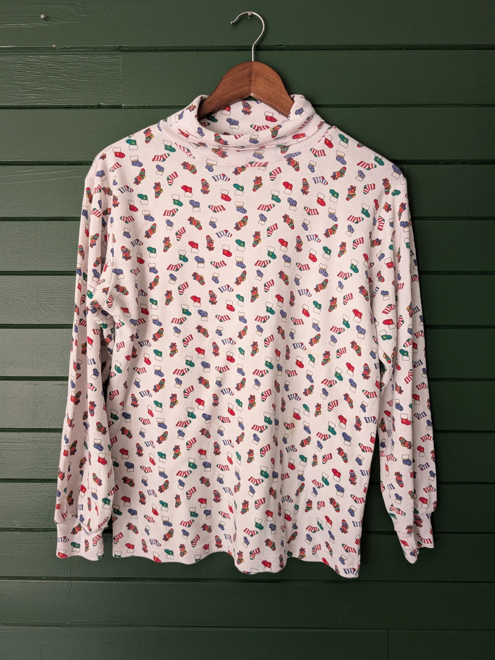 Vintage White Xmas Turtleneck Long-Sleeve Tee